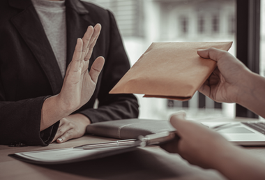 Zarządzanie ryzykiem korupcyjnym i ochrona reputacji firmy na rynkach międzynarodowych.